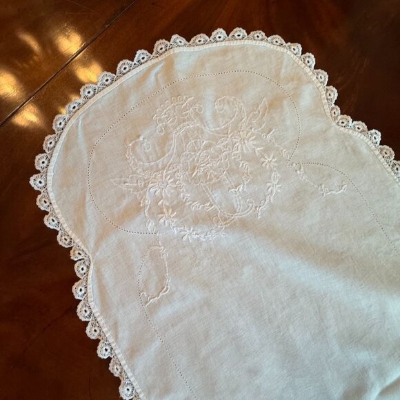 VintageTable Runner White Floral Embroidery Linen Whitework 41.5 x 17.75" - Picture 9 of 11